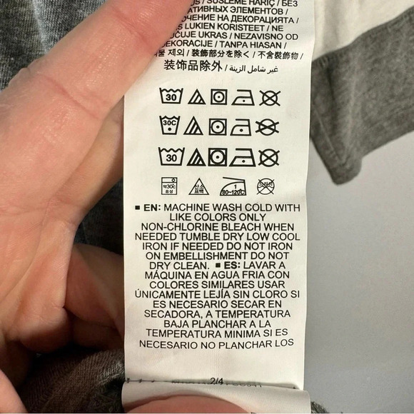 Indianapolis Colts Women's Tee Down Scoop Neck 3/4-Sleeve T-Shirt NFL - Picture 2 of 5